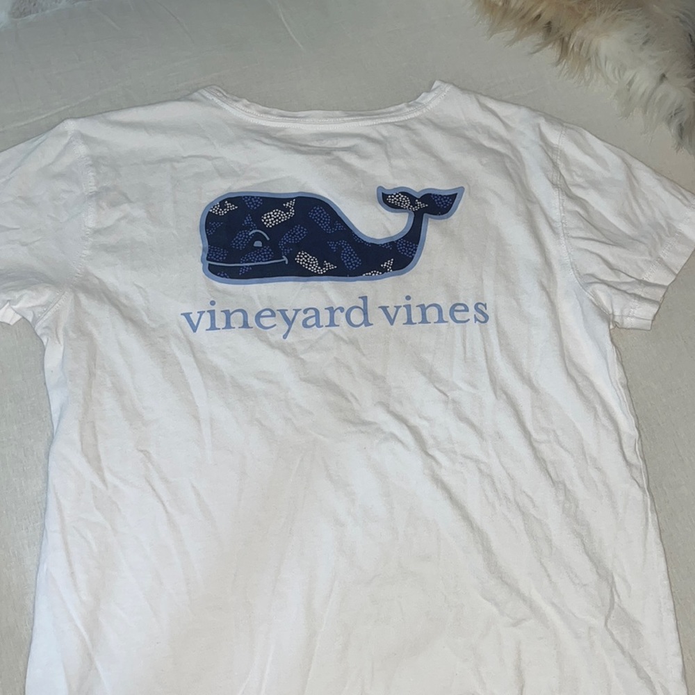 Youth xl vineyard vines tee